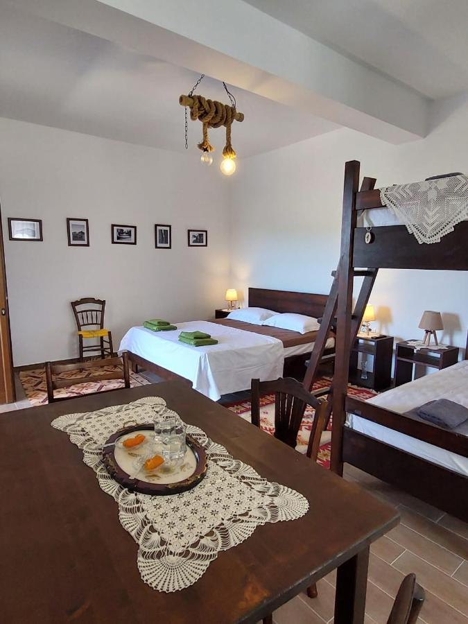 Guest House Gorani Berat Bagian luar foto
