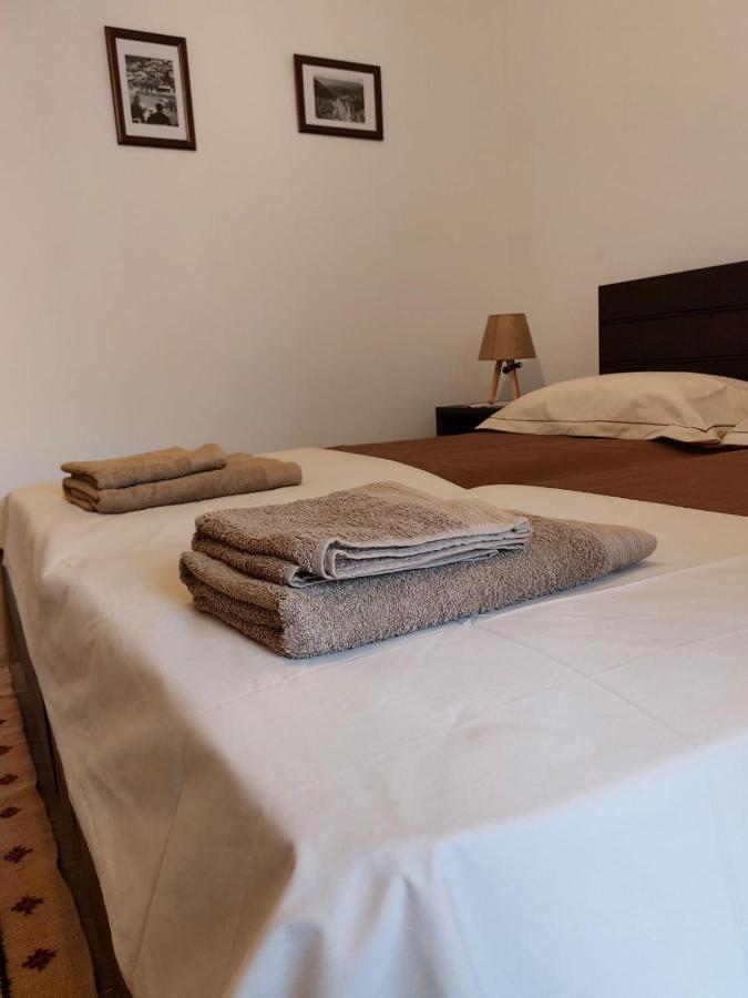 Guest House Gorani Berat Bagian luar foto