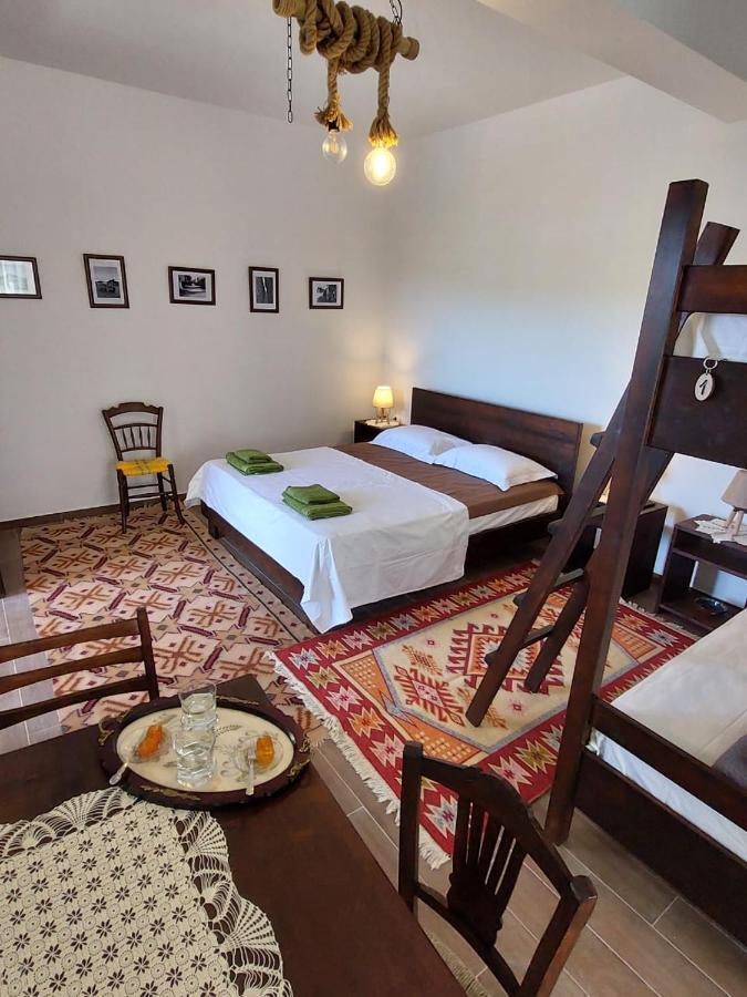 Guest House Gorani Berat Bagian luar foto