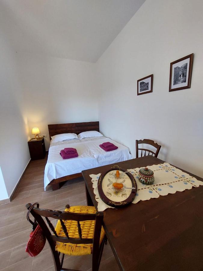 Guest House Gorani Berat Bagian luar foto