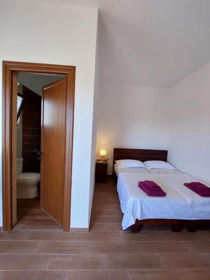 Guest House Gorani Berat Bagian luar foto