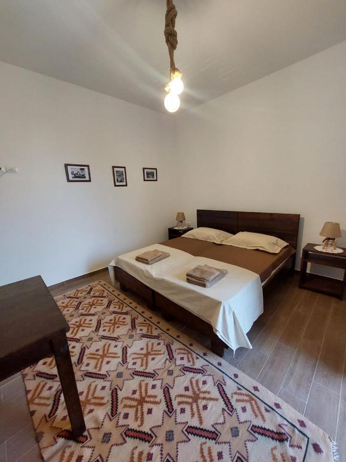 Guest House Gorani Berat Bagian luar foto