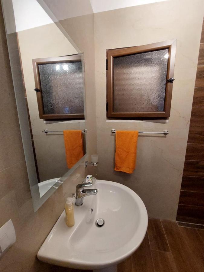 Guest House Gorani Berat Bagian luar foto