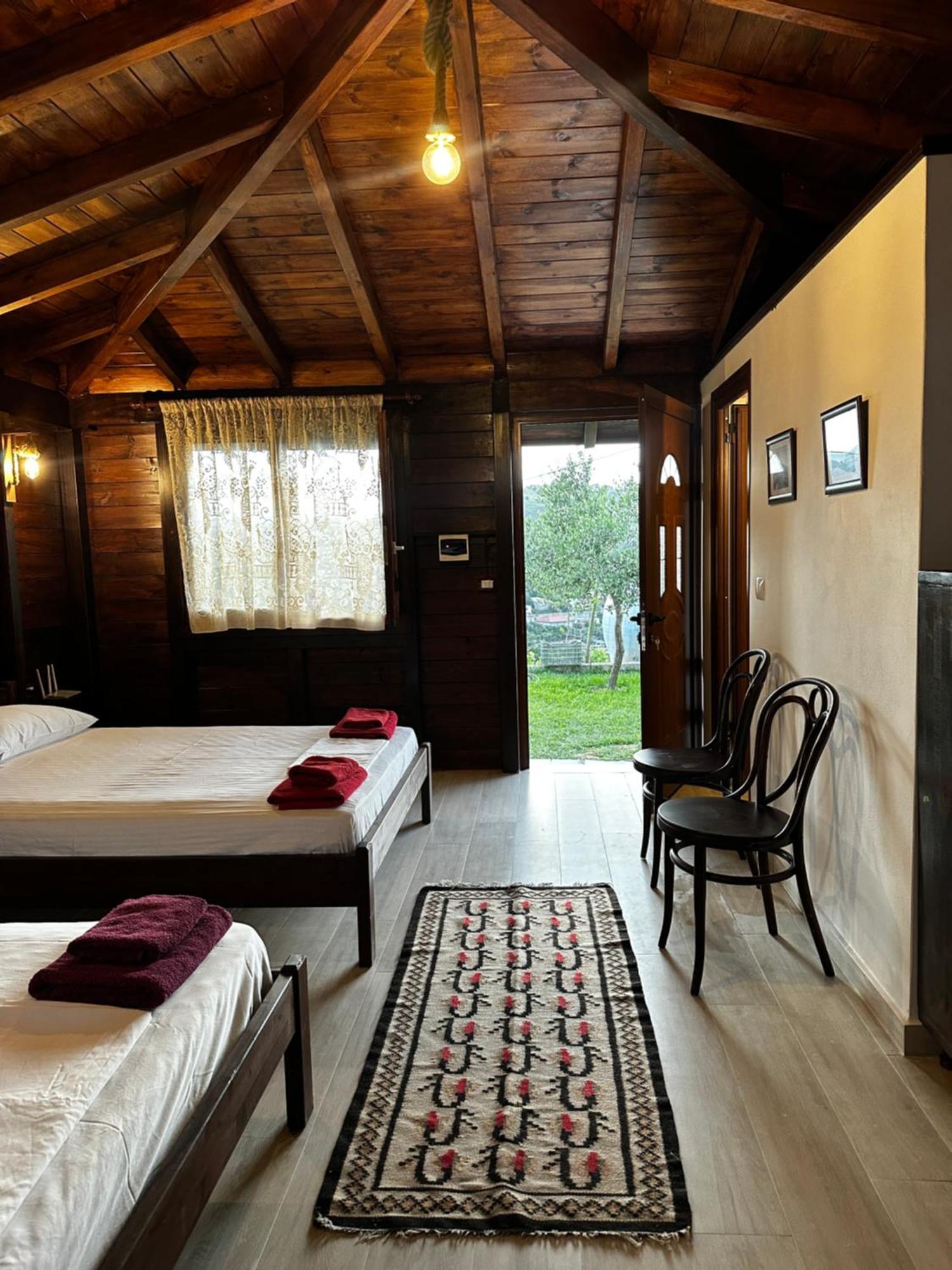 Guest House Gorani Berat Bagian luar foto